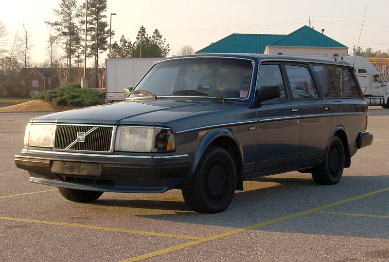 Volvo 240DL Wagon Yes more wagons I found this sinister 240 lurking in 